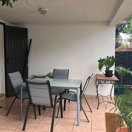 Ferienwohnung Meuble Le Manguier Saint Pierre Exterior foto