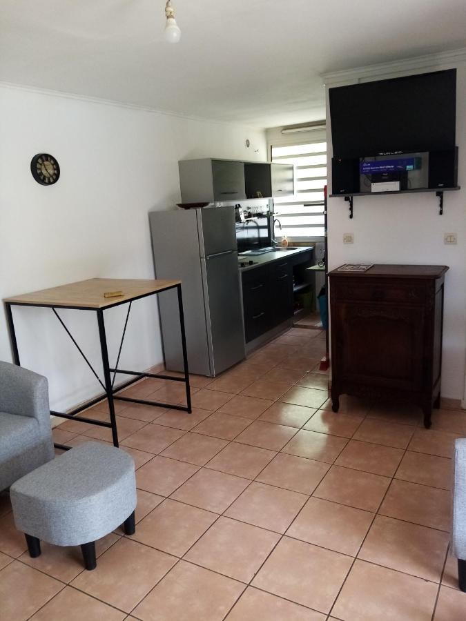 Ferienwohnung Meuble Le Manguier Saint Pierre Exterior foto