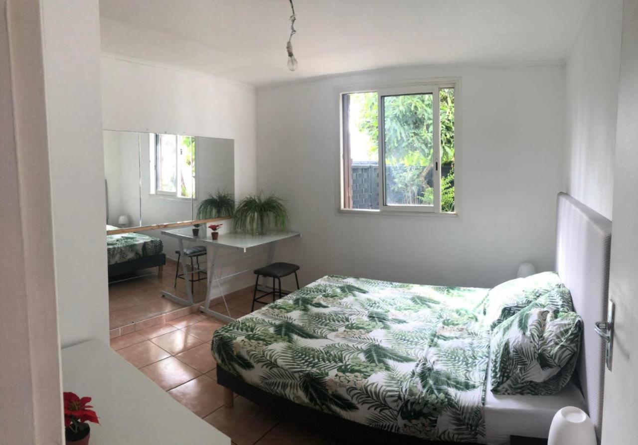 Ferienwohnung Meuble Le Manguier Saint Pierre Exterior foto